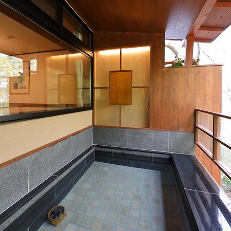 小さなホテルセラヴィ Nagatoro  Exterior photo
